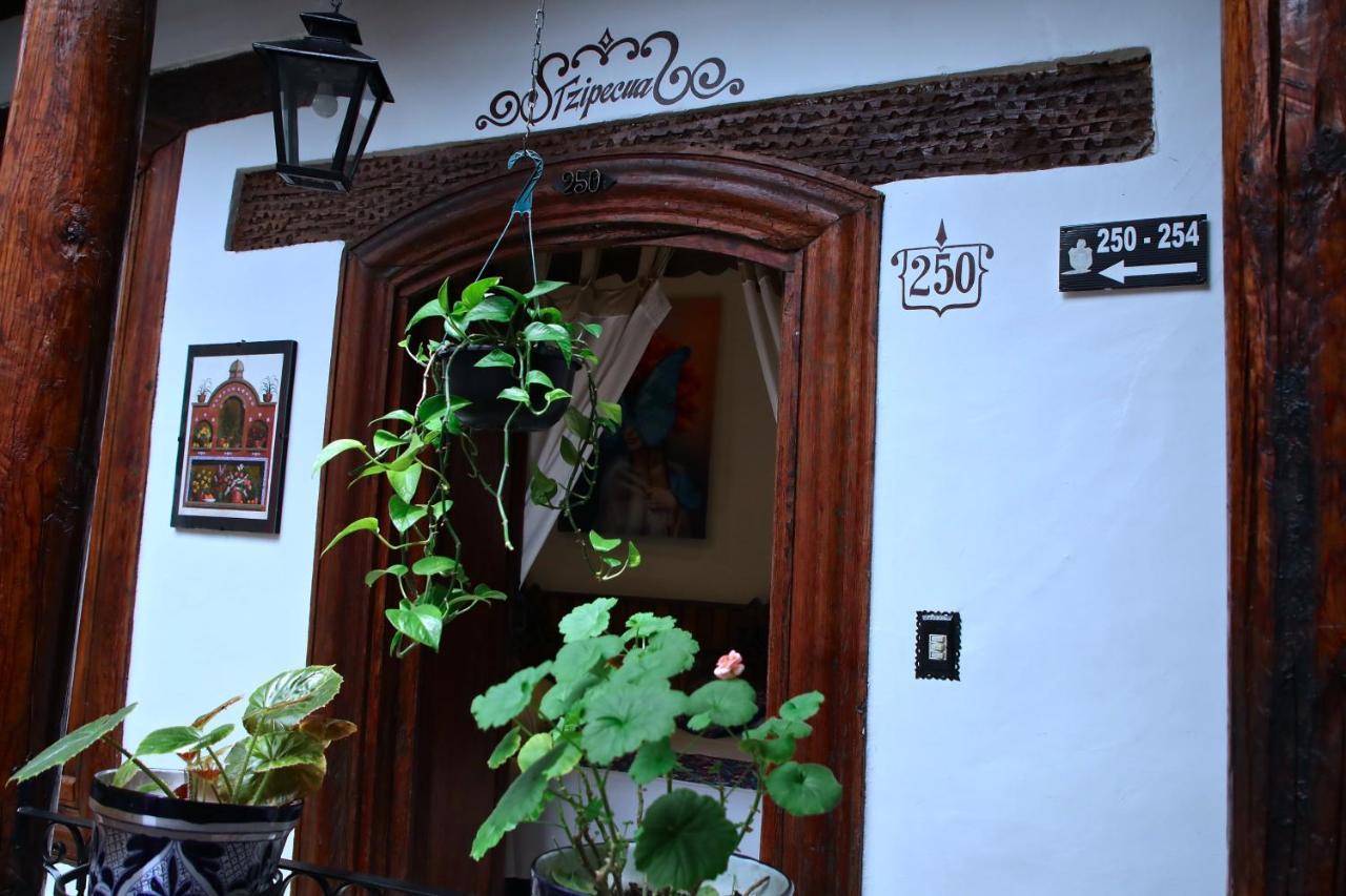 Hotel Casa Baez Pátzcuaro المظهر الخارجي الصورة